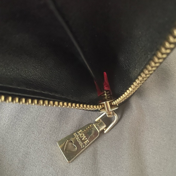 MOSCHINO phone wallet with gold Logo - Picture 4 of 6